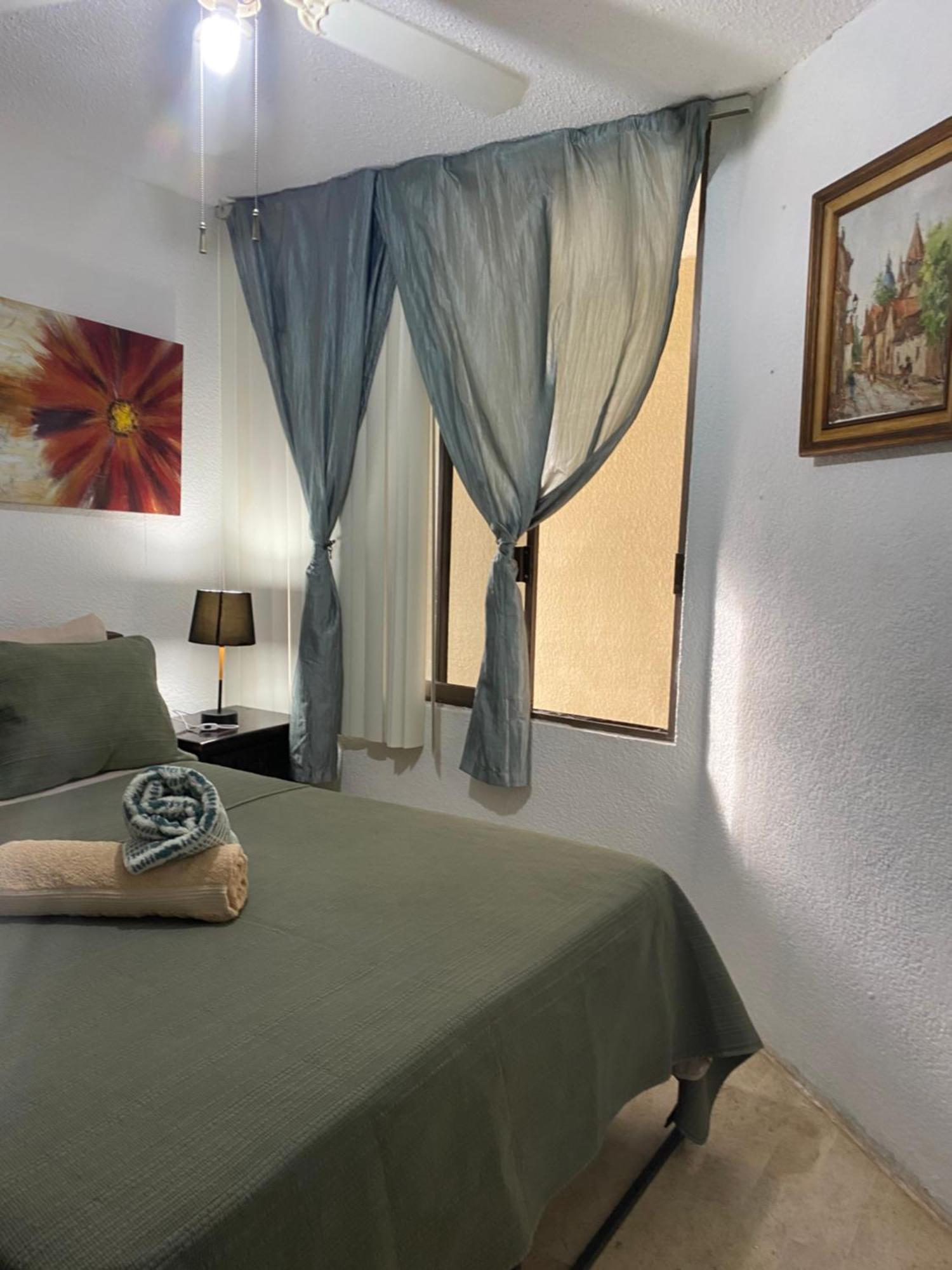 Front Beach Private Room With Shared Bathroom Cancún Zewnętrze zdjęcie
