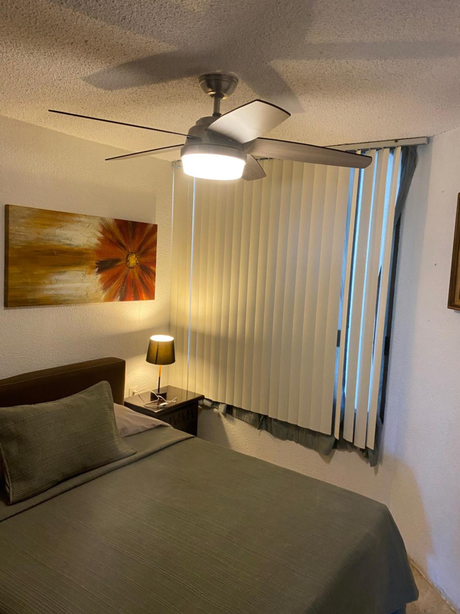 Front Beach Private Room With Shared Bathroom Cancún Zewnętrze zdjęcie